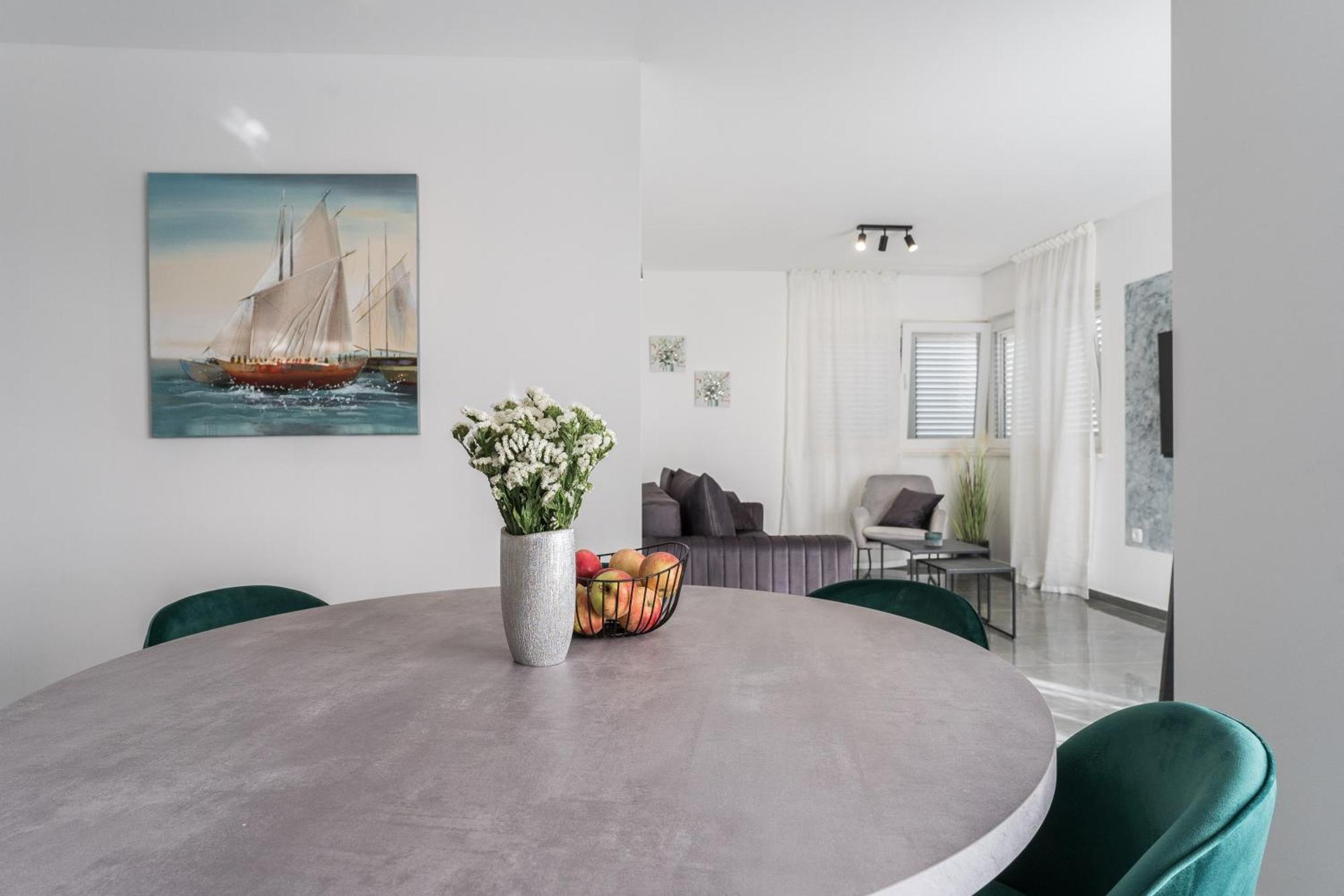 Luxury D Apartments Бибинє Номер фото